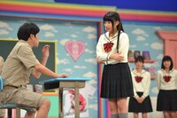 「社長に呼ばれクビを宣告される」シチュエーションでアドリブ演技に挑戦する廣田あいか（中央）。