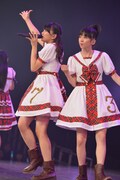 星名美怜（左）と真山りか（右）。