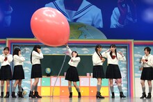 「風船爆発ギリギリストップバトル！」に挑戦するエビ中。