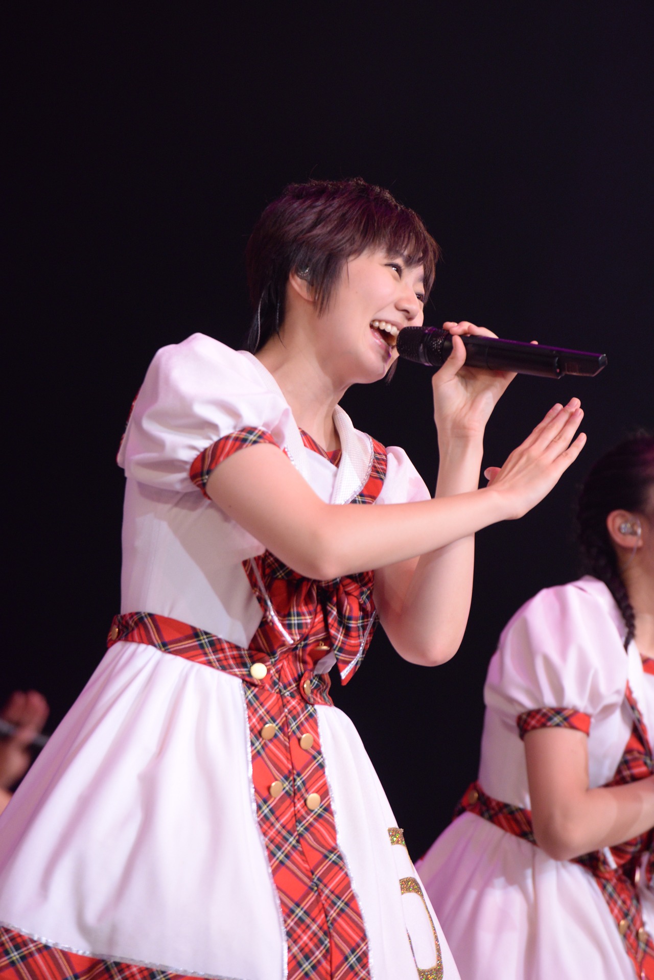 安本彩花