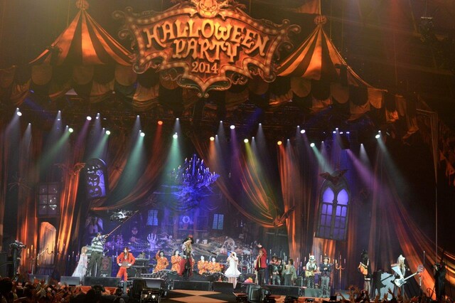 今週の人気画像1位は「VAMPS恒例ハロパ、幕張から華やかに開幕」より、HALLOWEEN JUNKY ORCHESTRA。（撮影：今元秀明、緒車寿一）