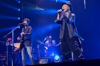 吉田山田「555ツアー～東京ファイナルファンタジー / 吉田山田全曲ライブ～」の様子。