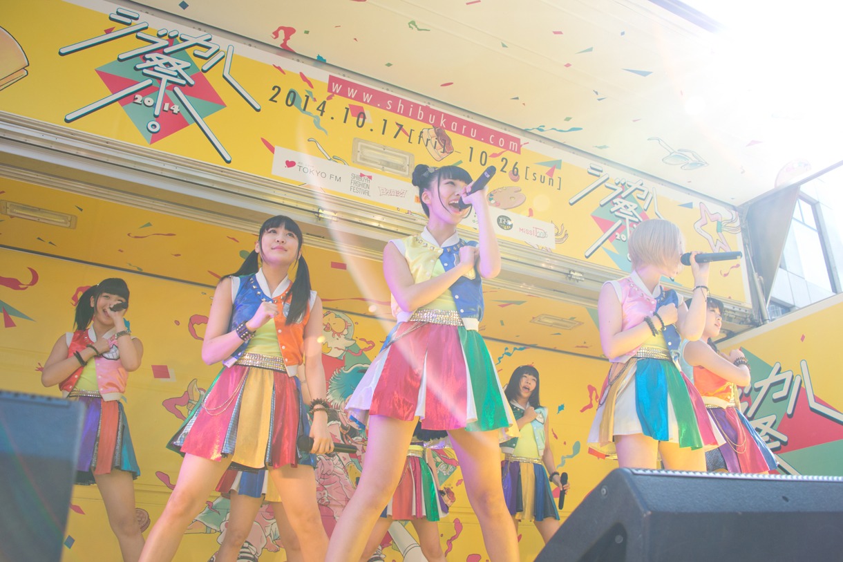 Cheeky Paradeによる「シブカル祭。2014」ライブの様子。