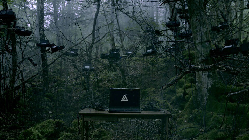 amazarashi「穴を掘っている」ビデオクリップのワンシーン。