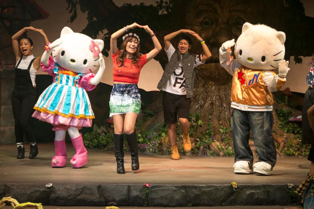 MAY'S、ピューロランドでキティ共演＆Xmas