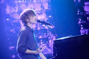 杉本雄治（Vo, Piano）