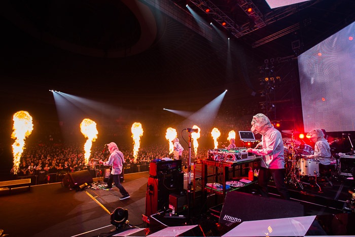 MAN WITH A MISSION「PLAY WHAT U WANT TOUR」日本ガイシホール公演の様子。