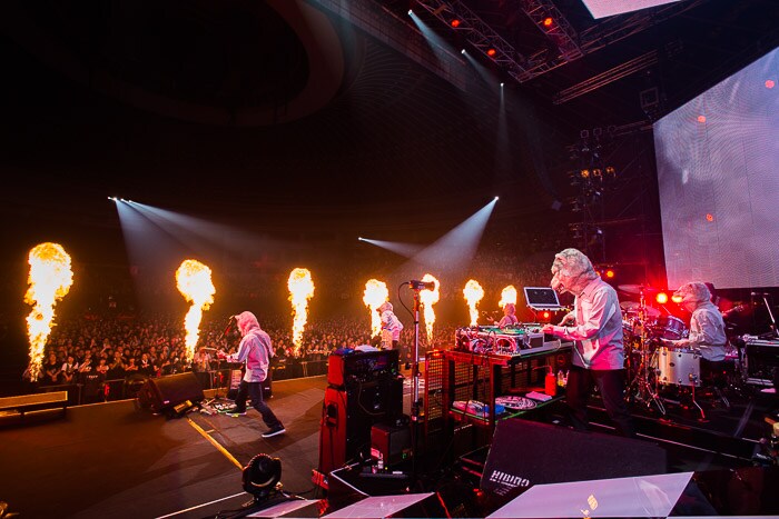 MAN WITH A MISSION「PLAY WHAT U WANT TOUR」日本ガイシホール公演の様子。