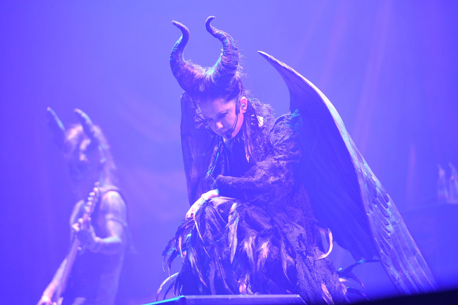 今週の人気画像7位は「VAMPSハロウィン2日目は豪華ディズニー縛り」より、HYDE。（撮影：今元秀明、緒車寿一）