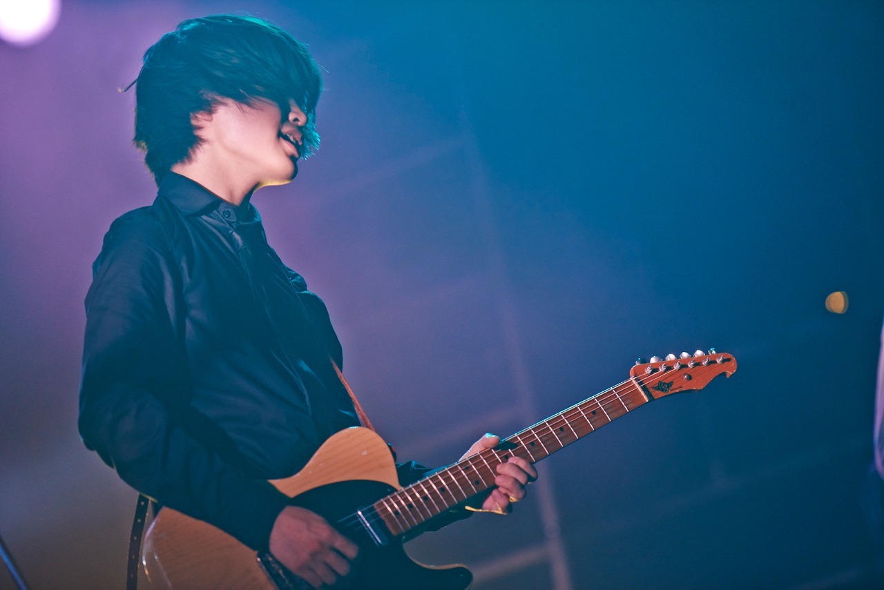 長田カーティス（G）（撮影：オノツトム）