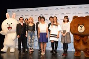 「LINE オーディション」終了後のフォトセッションの様子。