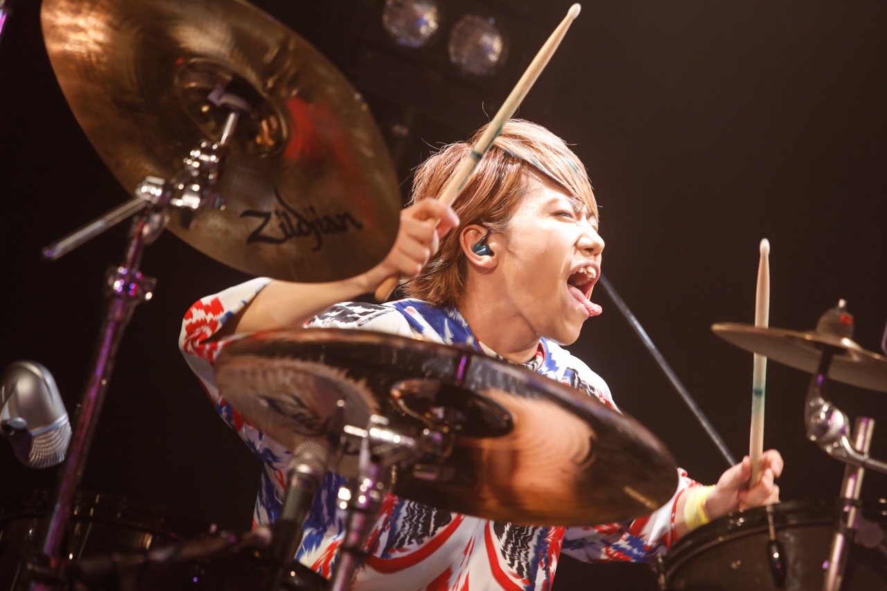 Takeshi（Dr）（撮影：木村泰之）