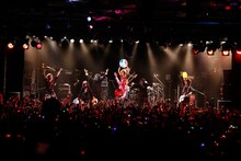 「カメレオワンマンツアー2014 ハイカメさんが通る」LIQUIDROOM公演の様子。（撮影：木村泰之）