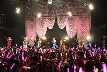 「風男塾 武器屋桃太郎卒業公演～メガネの歩く道～」第1部の様子。