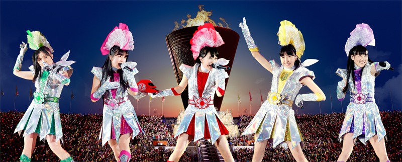 「『ももクロ春の一大事2014 国立競技場大会～NEVER ENDING ADVENTURE 夢の向こうへ～』LIVE Blu-ray&DVD発売記念 ライブ写真展」で配布されるフォトカードデザイン