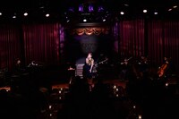 安倍なつみ「クラシカル・クロスオーバー SPECIAL LIVE」の様子。 (c)COTTON CLUB