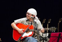 奥田民生「いきあたり股旅」道新ホール公演の様子。 （撮影：山本倫子）