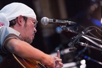 奥田民生「いきあたり股旅」道新ホール公演の様子。 （撮影：山本倫子）