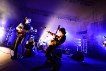 左からハマ・オカモト（B）、オカモトコウキ（G）。