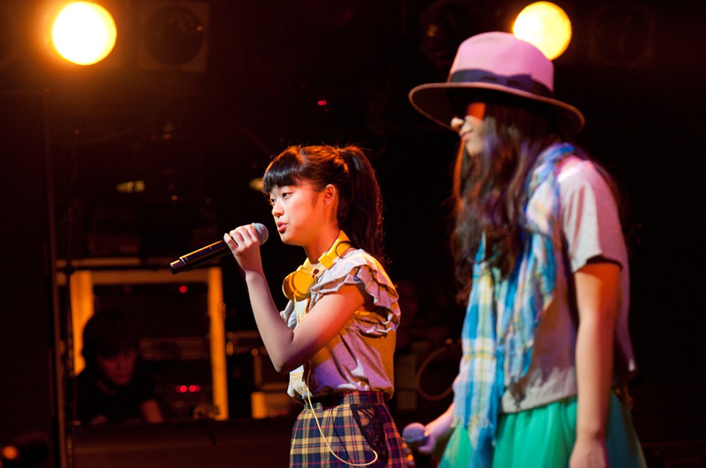 左からアサヒ（Little Glee Monster）、LUHICA。