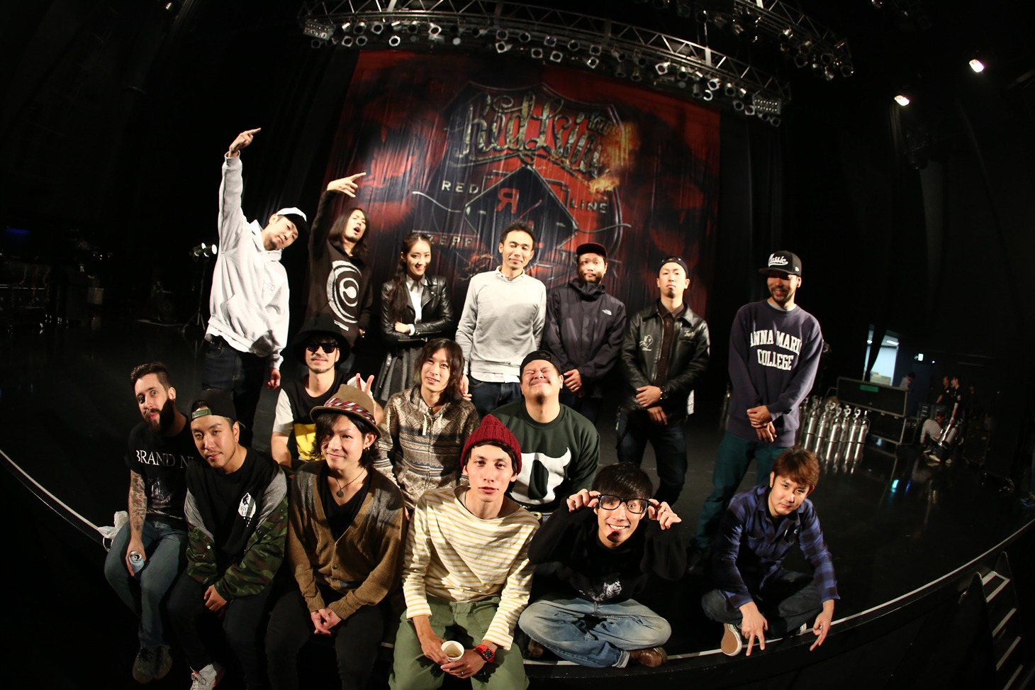 「REDLINE ZEPP TOUR 2014」大阪・Zepp Namba公演の出演者。（Photo by kohei suzuki）