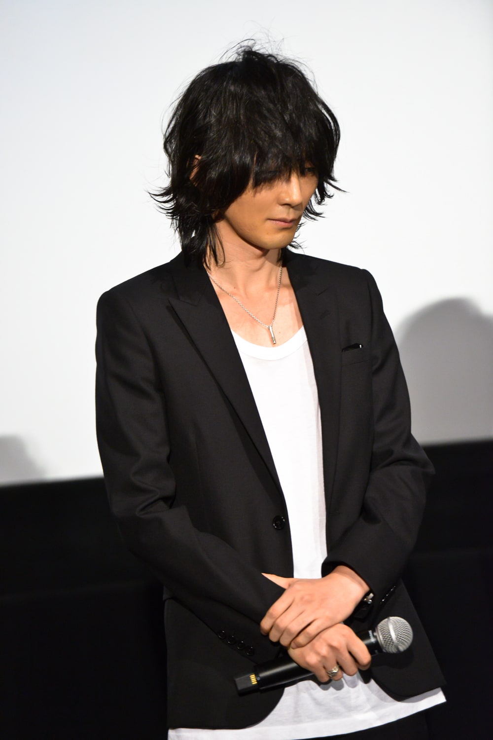 BUMP OF CHICKENの藤原基央（Vo, G）。 [画像ギャラリー 8/28