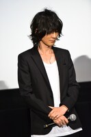 今週の人気画像9位は「BUMP『寄生獣』舞台挨拶に4人そろって出席」より、藤原基央（Vo, G）。