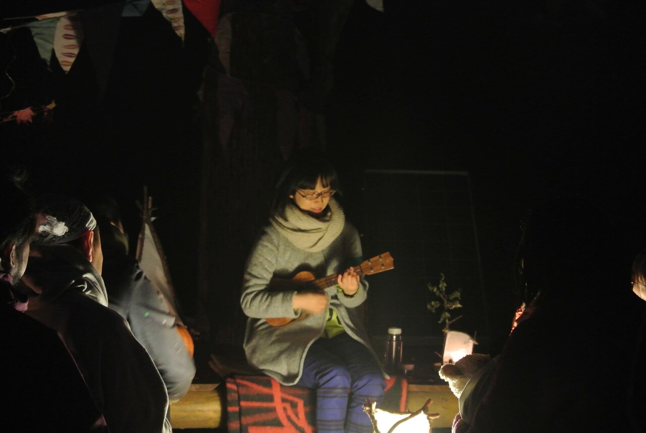 つじあやの、ぬくもりに満ちた野外エコライブ