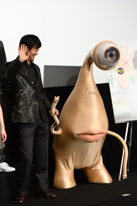 会場にはミギーの着ぐるみも登場した。