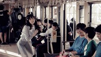 AKB48「希望的リフレイン」ビデオクリップのワンシーン。