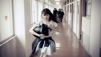AKB48「希望的リフレイン」ビデオクリップのワンシーン。