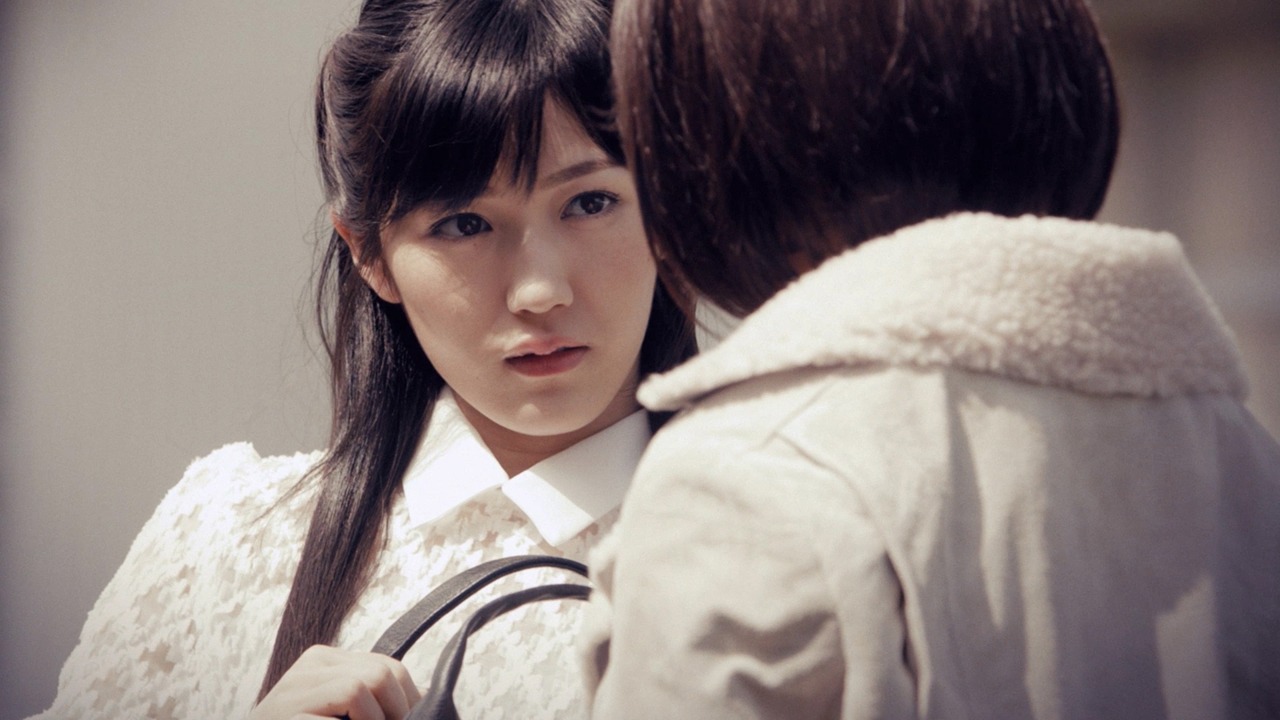 AKB48「希望的リフレイン」ビデオクリップのワンシーン。