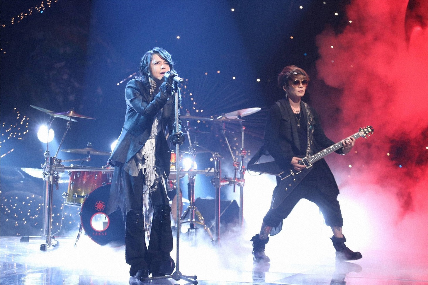 VAMPSのスタジオライブの様子。(c)フジテレビ