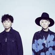 2014年人気者特集に吉田山田、滝の前で「日々」熱唱