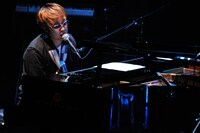 「ABEDON SPECIAL 2DAYS "BLACK AND WHITE"」東京・Billboard Live TOKYO公演の様子。