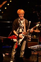 「ABEDON SPECIAL 2DAYS "BLACK AND WHITE"」東京・Billboard Live TOKYO公演の様子。