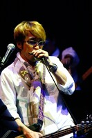 「ABEDON SPECIAL 2DAYS "BLACK AND WHITE"」東京・Billboard Live TOKYO公演の様子。