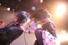 左からtakuto、大森靖子。（撮影：西槇太一）