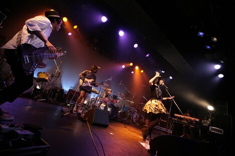 Perfumeカバーを披露したスペシャルバンド。（撮影：西槇太一）