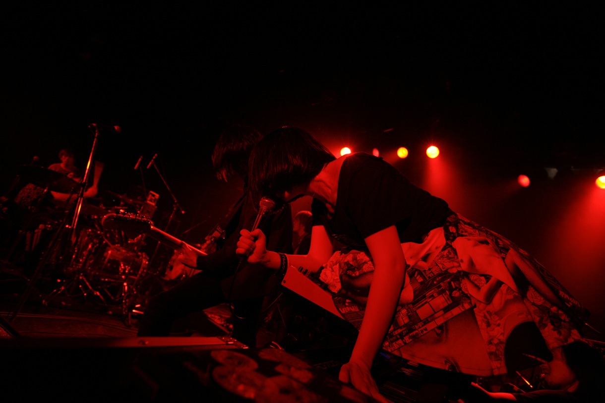 カオティック・スピードキングのライブの様子。（撮影：西槇太一）