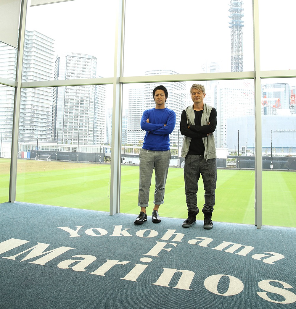横浜F・マリノスの中町公祐選手（左）と小林祐三選手（右）。