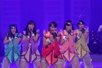 「MOON PRIDE」を歌うももいろクローバーZ。(c)フジテレビ