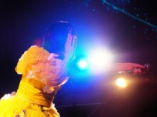 「TOKYO DESIGNERS WEEK」でライブを行ったSEBASTIAN X。撮影：みてぃふぉ