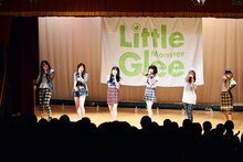 Little Glee Monster「放課後ライブ」の様子。