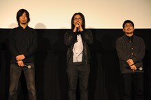 左から岡峰光舟、菅波栄純、熊切和嘉。