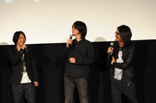 左から山田将司、岡峰光舟、菅波栄純。