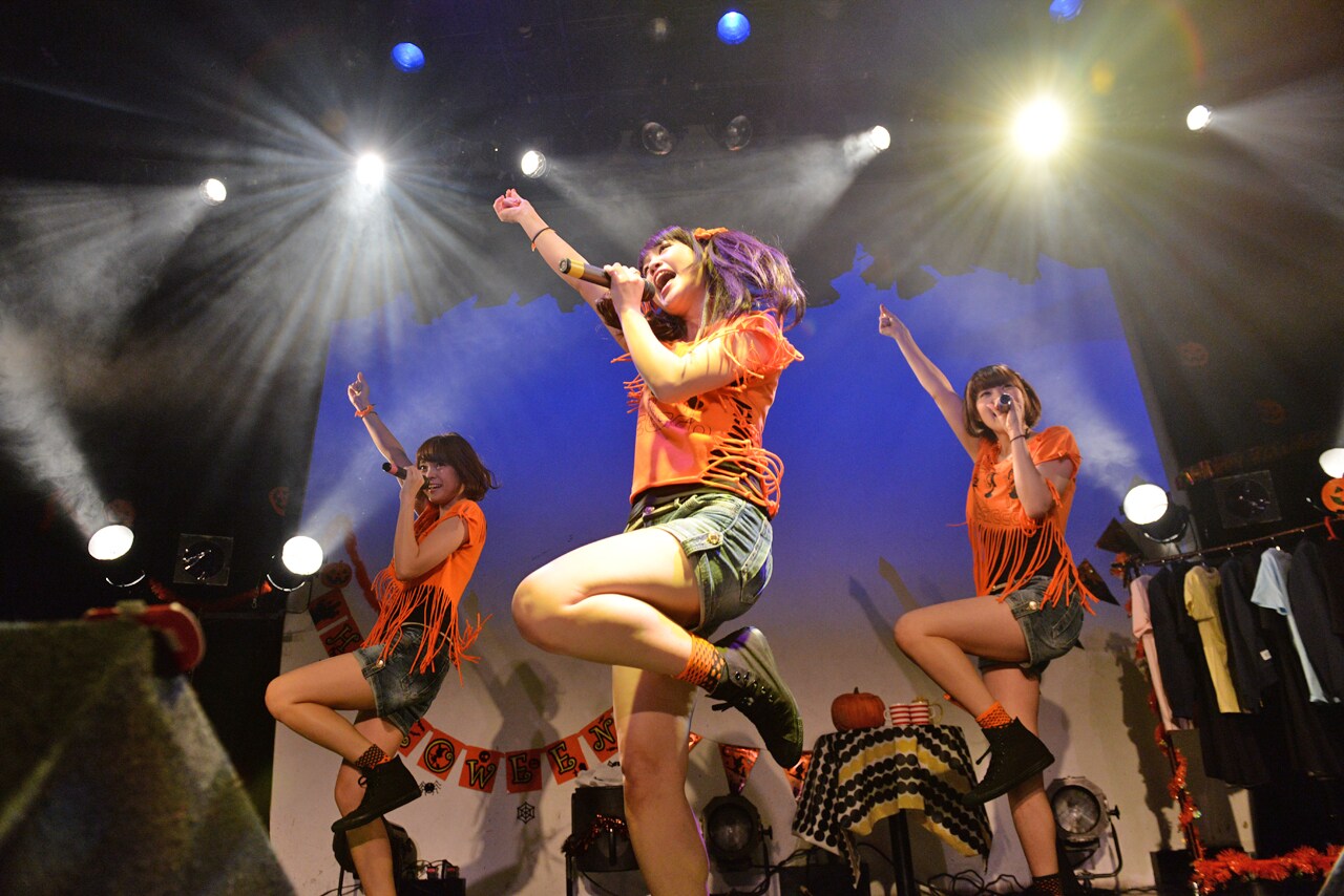 Negicco「Road of Negiiiiii ～Negicco One Man Show～ 2014 Autumn -Day One- ～Halloween～」の様子。