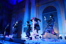 カスタマイZ「真冬の弾丸ぶっちぎりツアー!!!! “かっとび×Crusher”」東京・ヴィーナスフォート教会広場公演の様子。