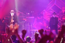 「藤井フミヤ 30th Anniversary Tour vol.2 TRUE LOVE」中野サンプラザ公演のアンコールの様子。（撮影：三浦憲治）