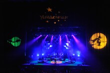 「藤井フミヤ 30th Anniversary Tour vol.2 TRUE LOVE」中野サンプラザ公演のアンコールの様子。（撮影：三浦憲治）